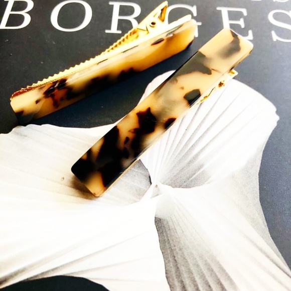 Alquimia Accessories - 3 /35 ACRYLIC TORTOISE HAIR CLIPS